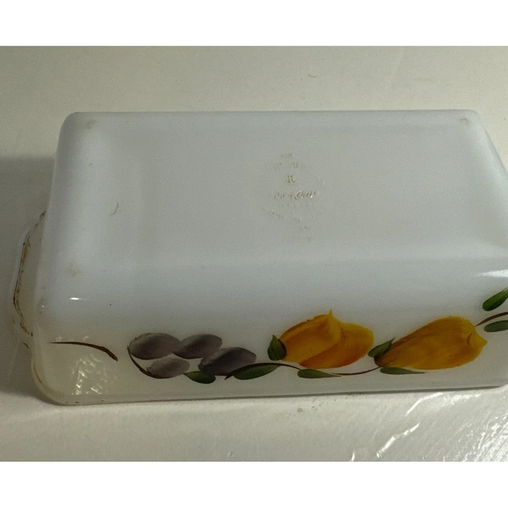 Vintage Anchor Hocking rect. peach blossom 1.5 QT casserole dish made in USA
